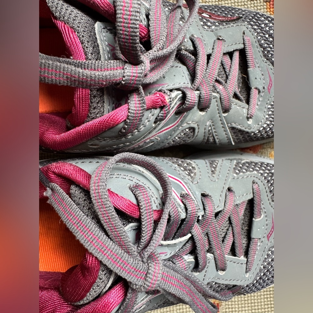 Saucony Cohesion Grid Women's Gray and magenta Running Shoes Sz 7.5W, pre owned - Picture 11 of 11